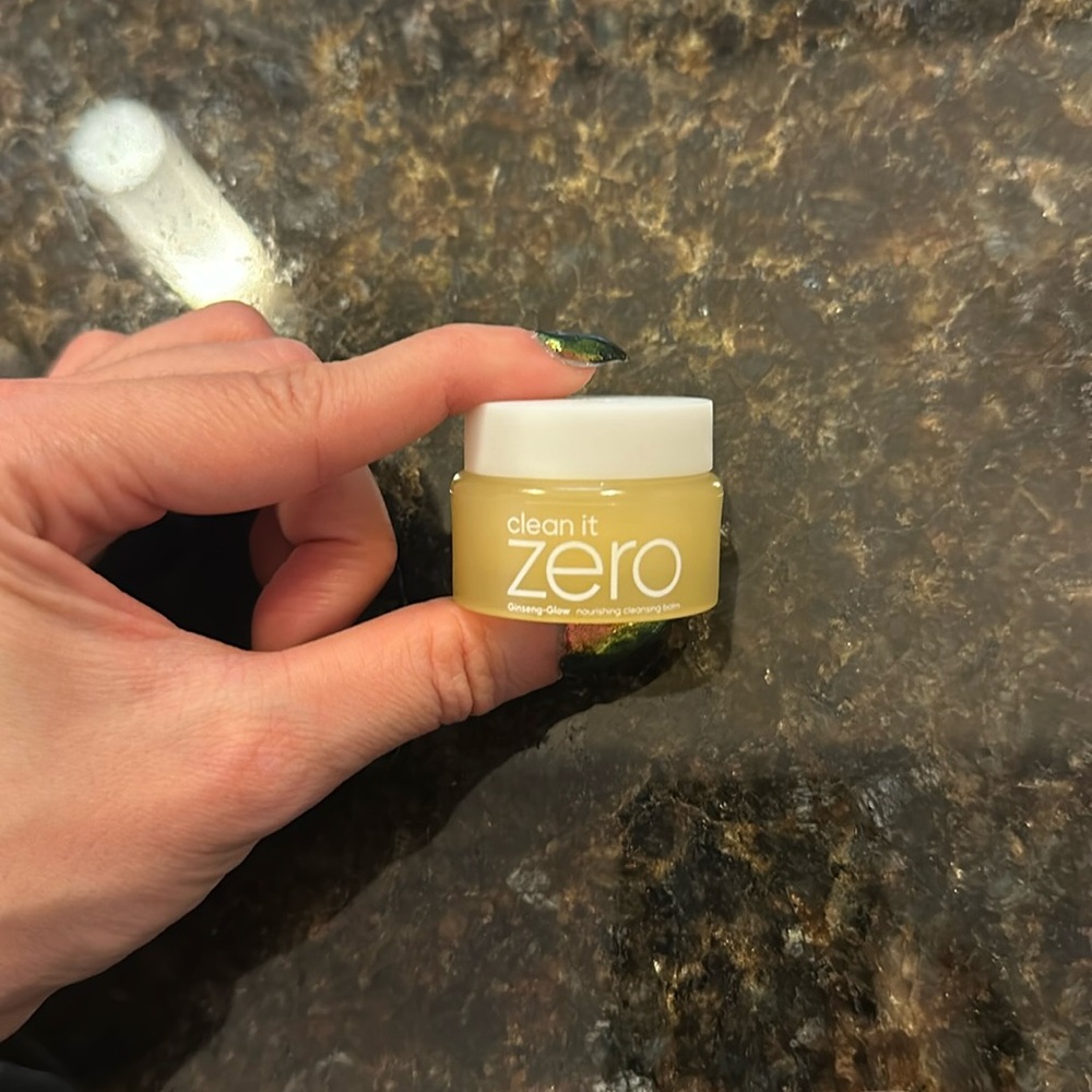 Banila Co Clean It Zero Nourishing Cleansing Balm Mjni in Ginsing-Glow New